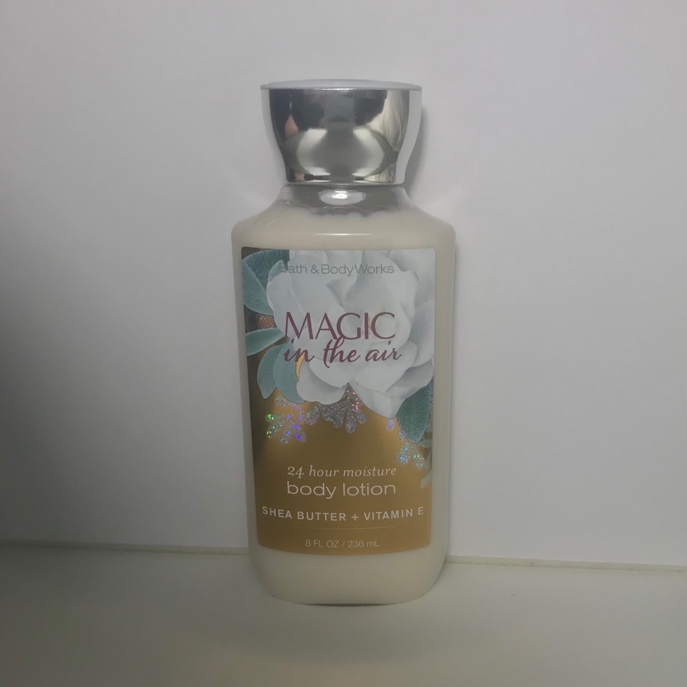⭐️3/$30⭐️Bath&Body Works Magic is in the Air